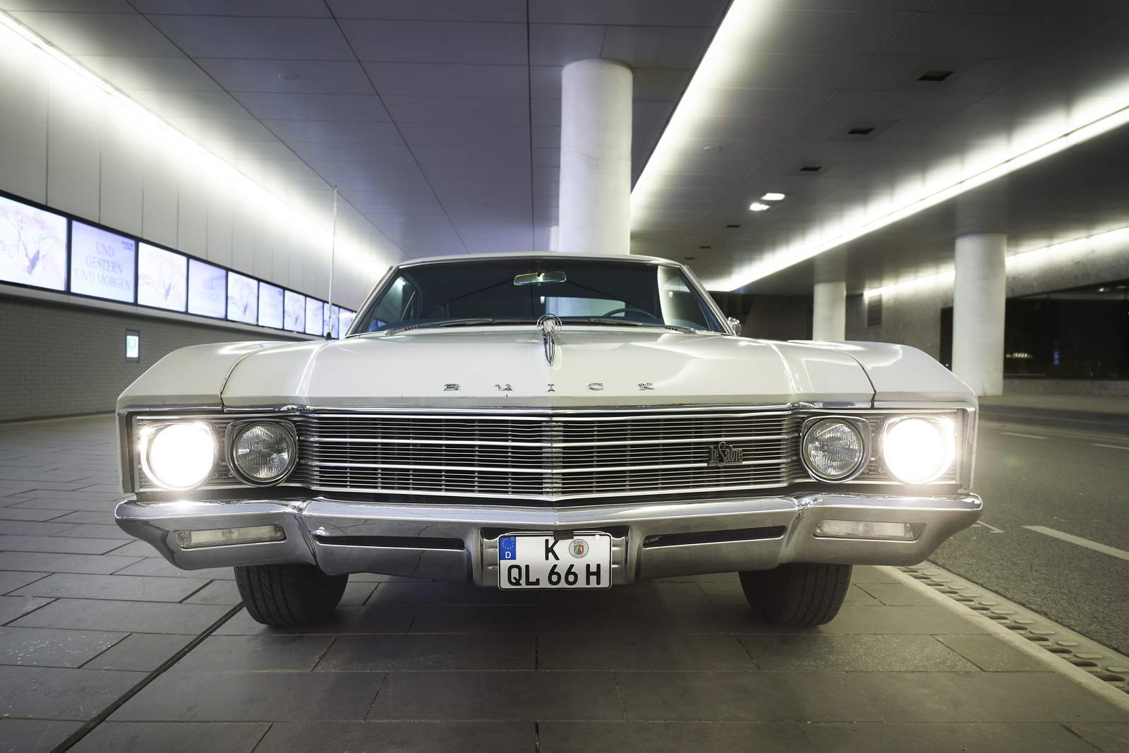 Buick Le Sabre 400 Köln bei Nacht